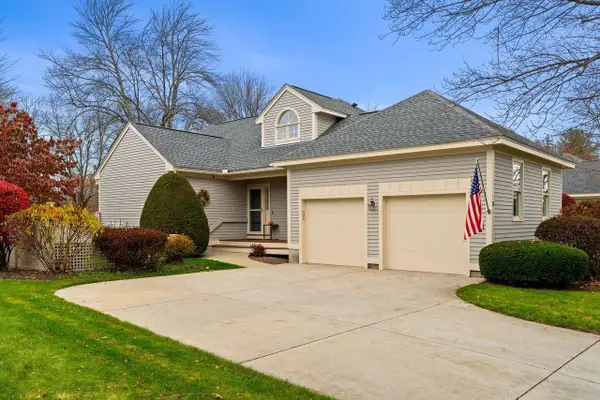 29 Pebble Beach Drive, Bedford, NH 03110