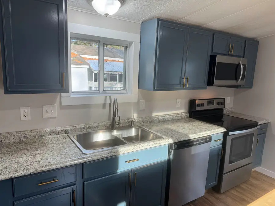 50 Robbins Street, Hinsdale, NH 03451 - Image #3