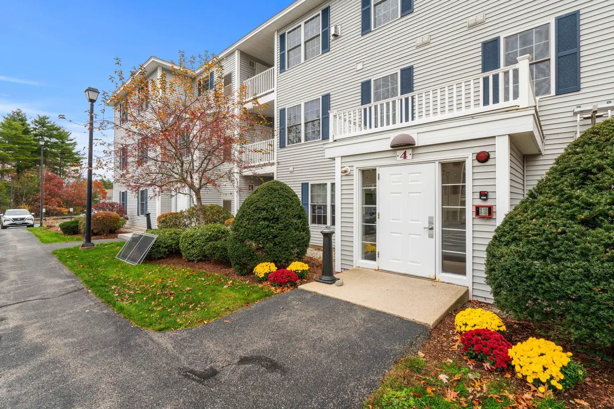 4 Crestview Circle #119, Londonderry, NH 03053 - Image #1