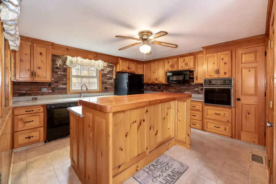 123 Mountain Road, Tuftonboro, NH 03816 - Image #2