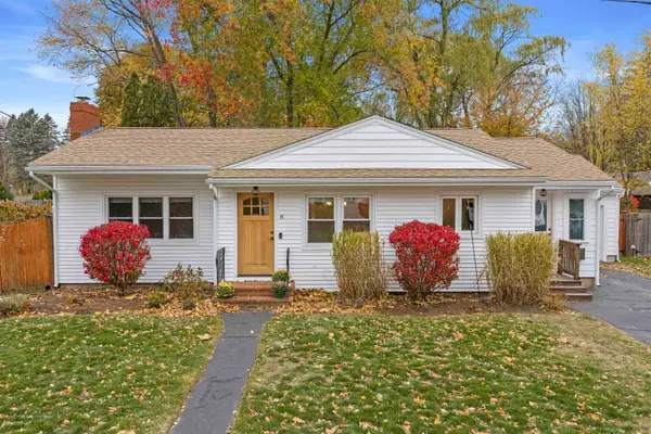 8 Bonnie Drive, Exeter, NH 03833