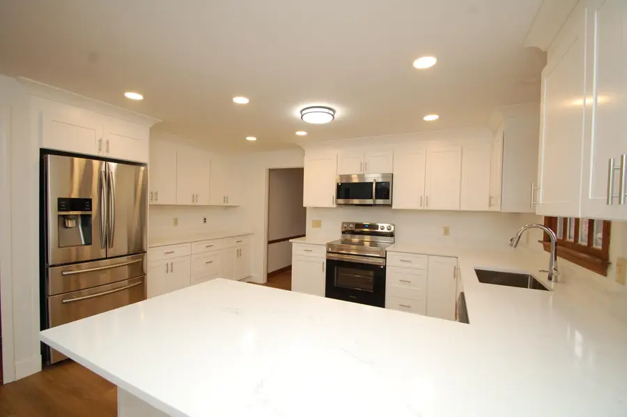 18 Horizon Drive, Bedford, NH 03110 - Image #2