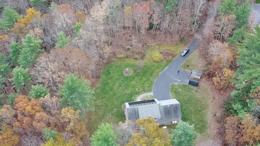 40 Strafford Lane, Bedford, NH 03110 - Image #2