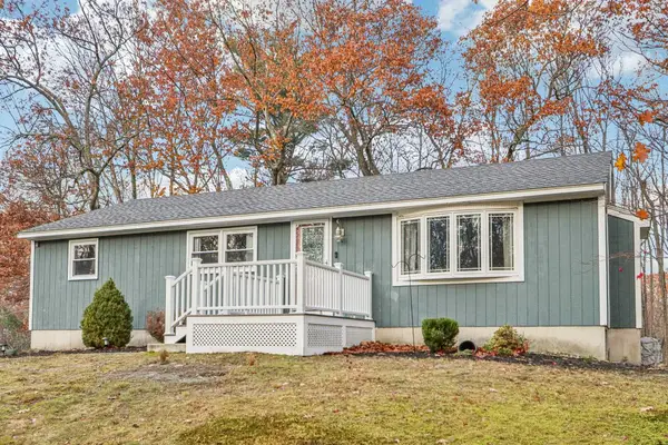 10 Old Coach Road, Atkinson, NH 03811