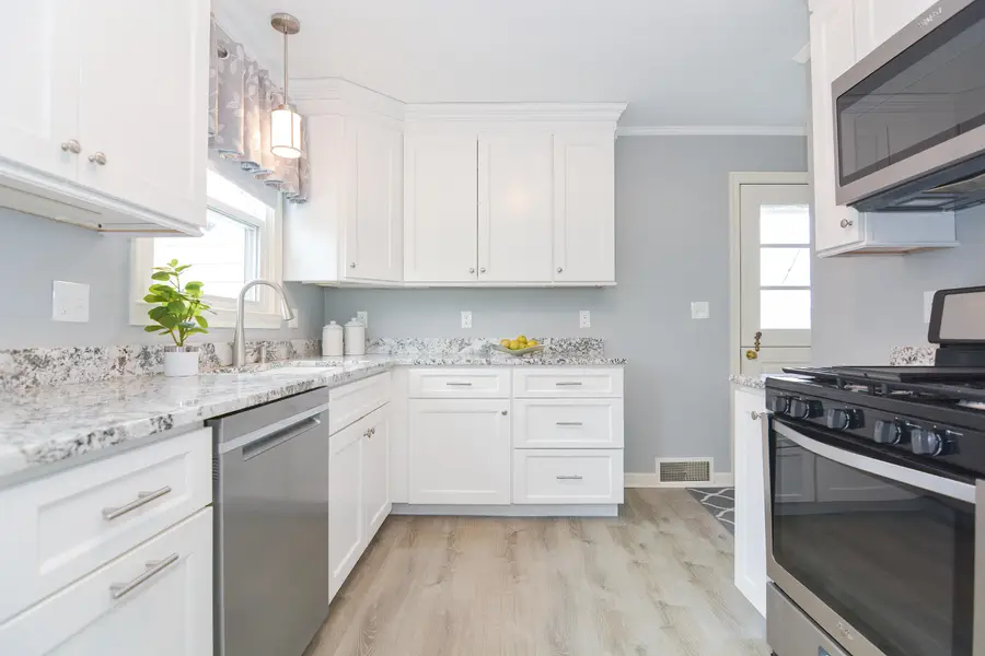 23 Pleasant Street, Derry, NH 03038 - Image #3