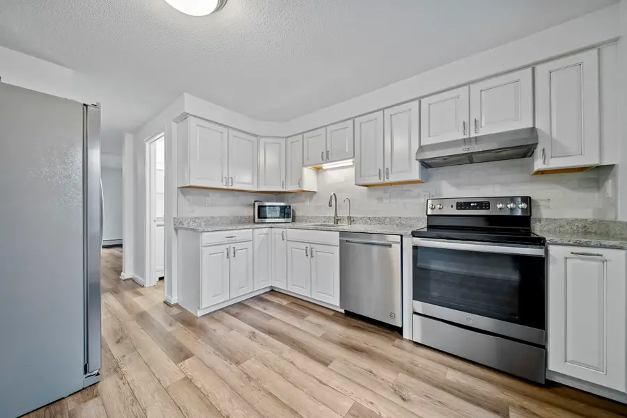 8 Donovan Court, Merrimack, NH 03054 - Image #3