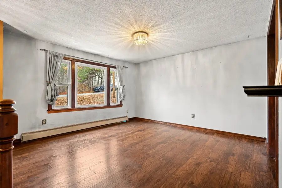 4 Viza Avenue, Derry, NH 03038 - Image #2