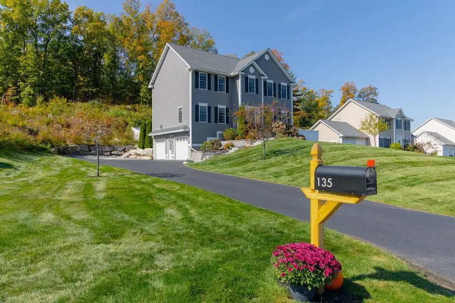 135 Brookview Drive, Hooksett, NH 03106 - Image #2