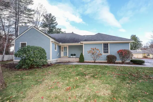 15 Spyglass Point Circle, Bedford, NH 03110