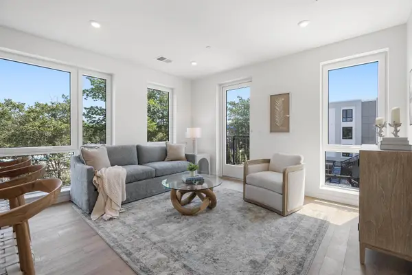 80 Constitution Avenue #323, Portsmouth, NH 03801