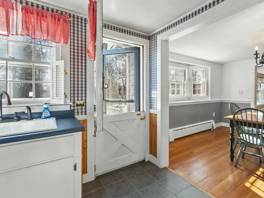 31 Ashland Street, Nashua, NH 03064 - Image #3