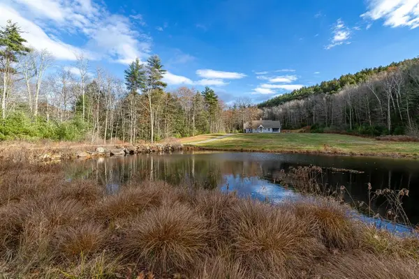 149 Mountain Road, Deerfield, NH 03037
