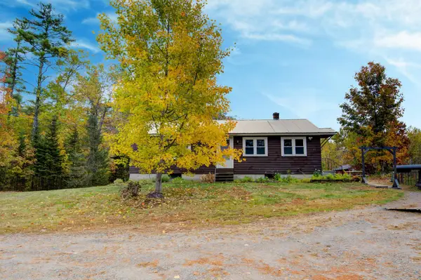 69 College Road, Wolfeboro, NH 03894