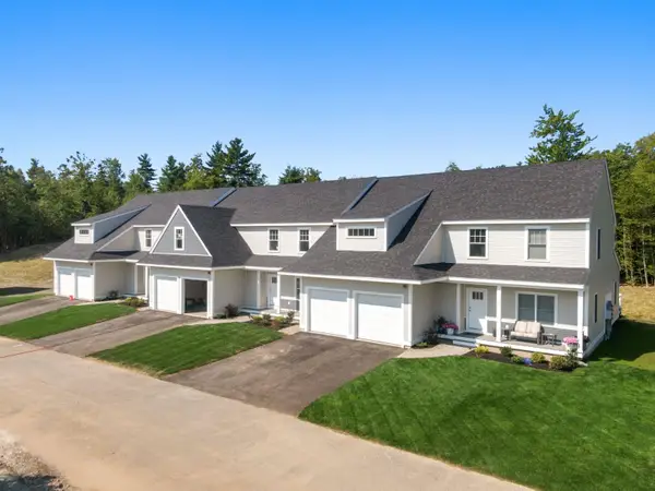 65 Driftwood Circle #25, Sandown, NH 03873