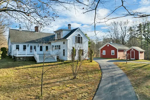 475 Governor Wentworth Highway, Wolfeboro, NH 03894