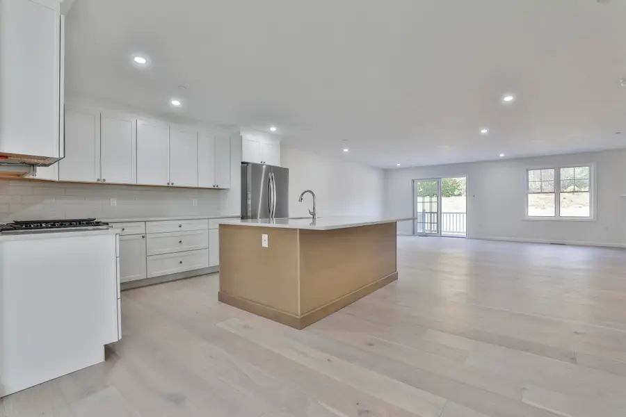 19 Autumn Lane, Raymond, NH 03077 - Image #2