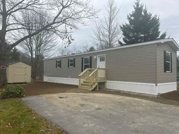 45 Crystal Springs Way, Somersworth, NH 03878