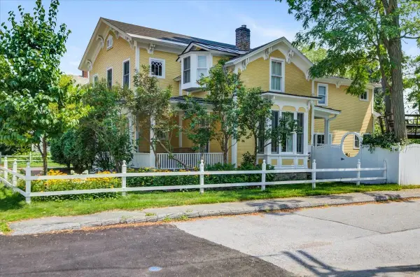 29 Maple Street, Essex Junction, VT 05452