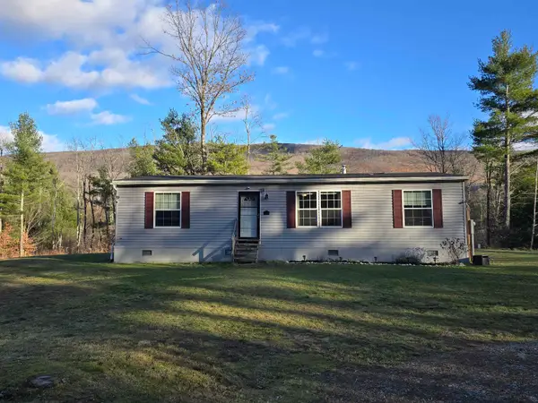 72 Sawmill Road, Pownal, VT 05261