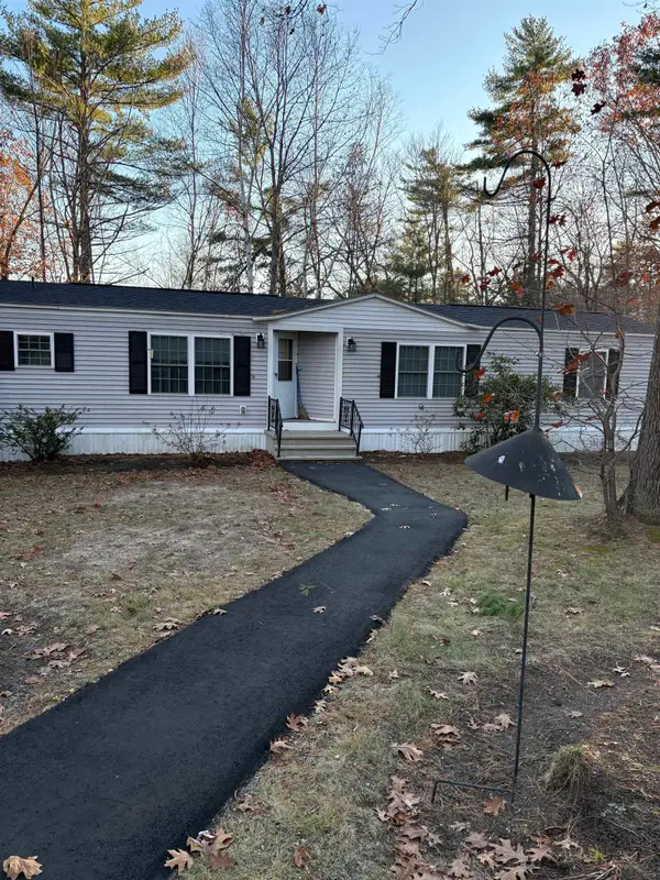 4 Sunny Oaks Terrace, Wolfeboro, NH 03894