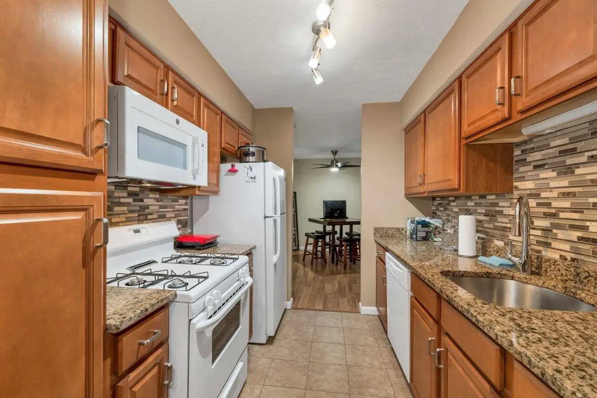 210 Brook Village Road #43, Nashua, NH 03062 - Image #1