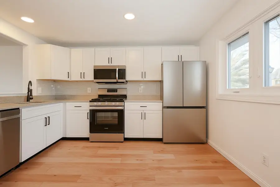 40 Merrimack Drive, Merrimack, NH 03054 - Image #2