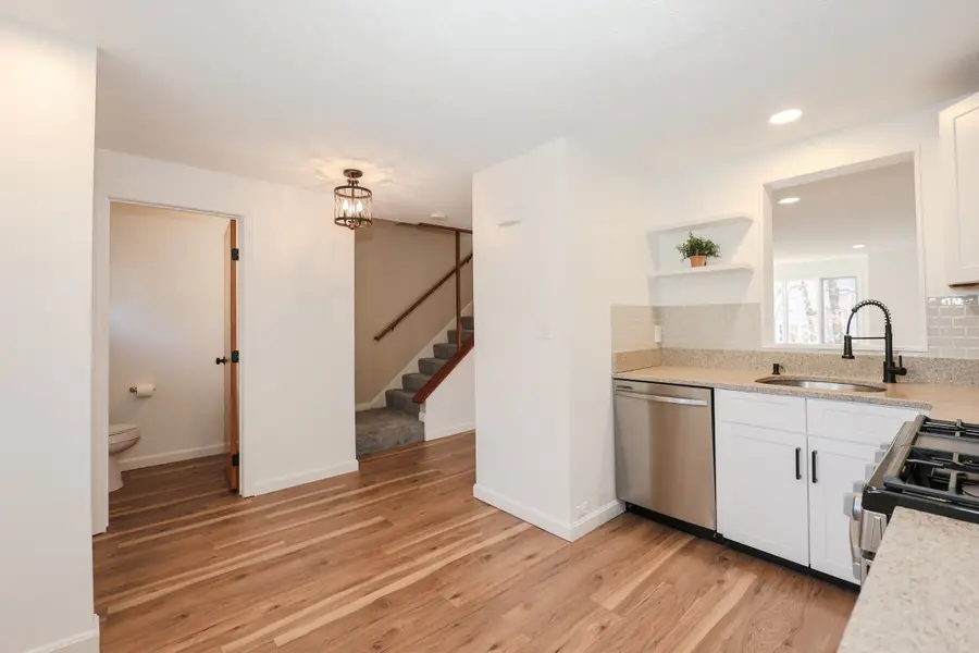 40 Merrimack Drive, Merrimack, NH 03054 - Image #3