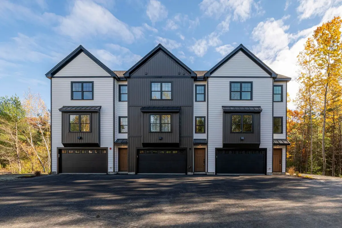 14 Mohawk B Drive, Londonderry, NH 03053 - Image #1