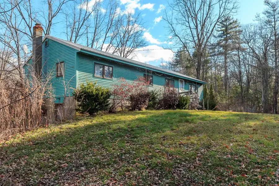 396 Dearborn Road, Auburn, NH 03032 - Image #2