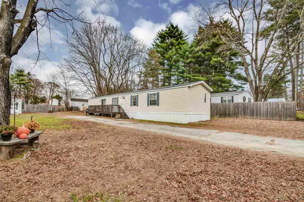 13 Debra Avenue, Raymond, NH 03077