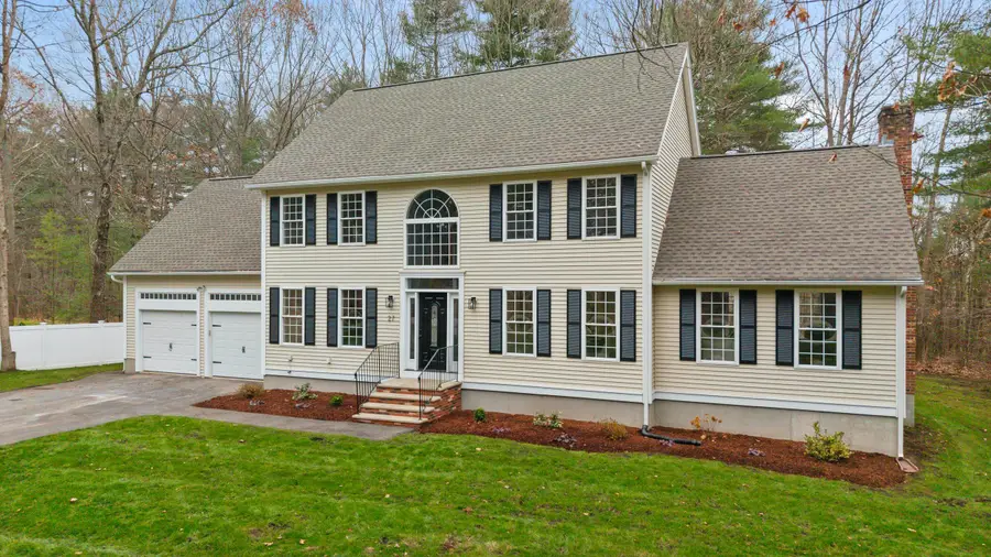 27 Buckingham Drive, Londonderry, NH 03053 - Image #2