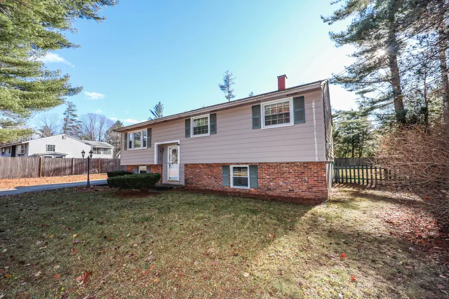 14 Mayflower Drive, Merrimack, NH 03054 - Image #2