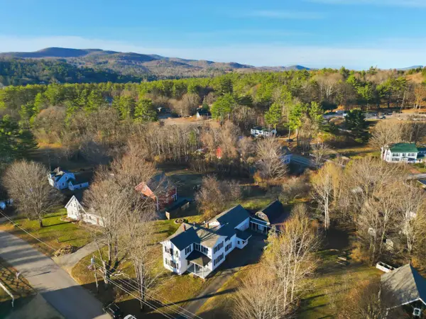 23 Old Bristol Road, New Hampton, NH 03256