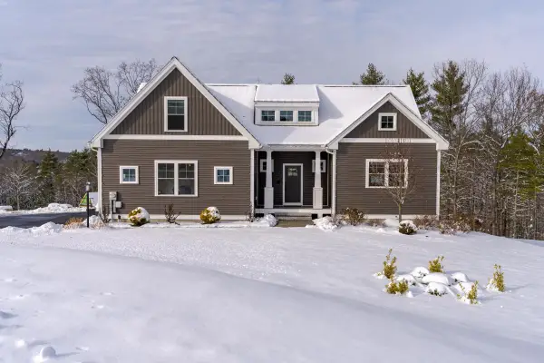 22 Sunrise Circle, Auburn, NH 03032