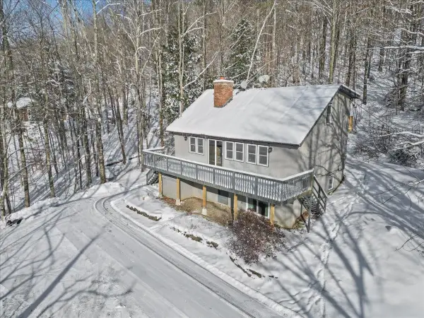 1324 Nebraska Valley Road, Stowe, VT 05672