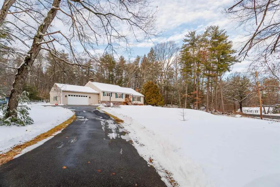6 Yellow Wood Drive, Pelham, NH 03076 - Image #2