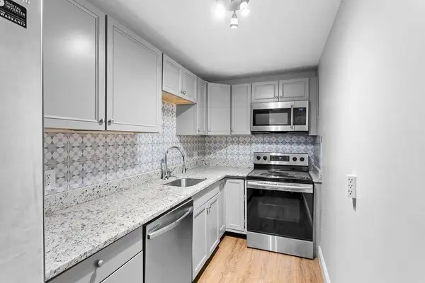 3 Pembroke Drive #20, Derry, NH 03038