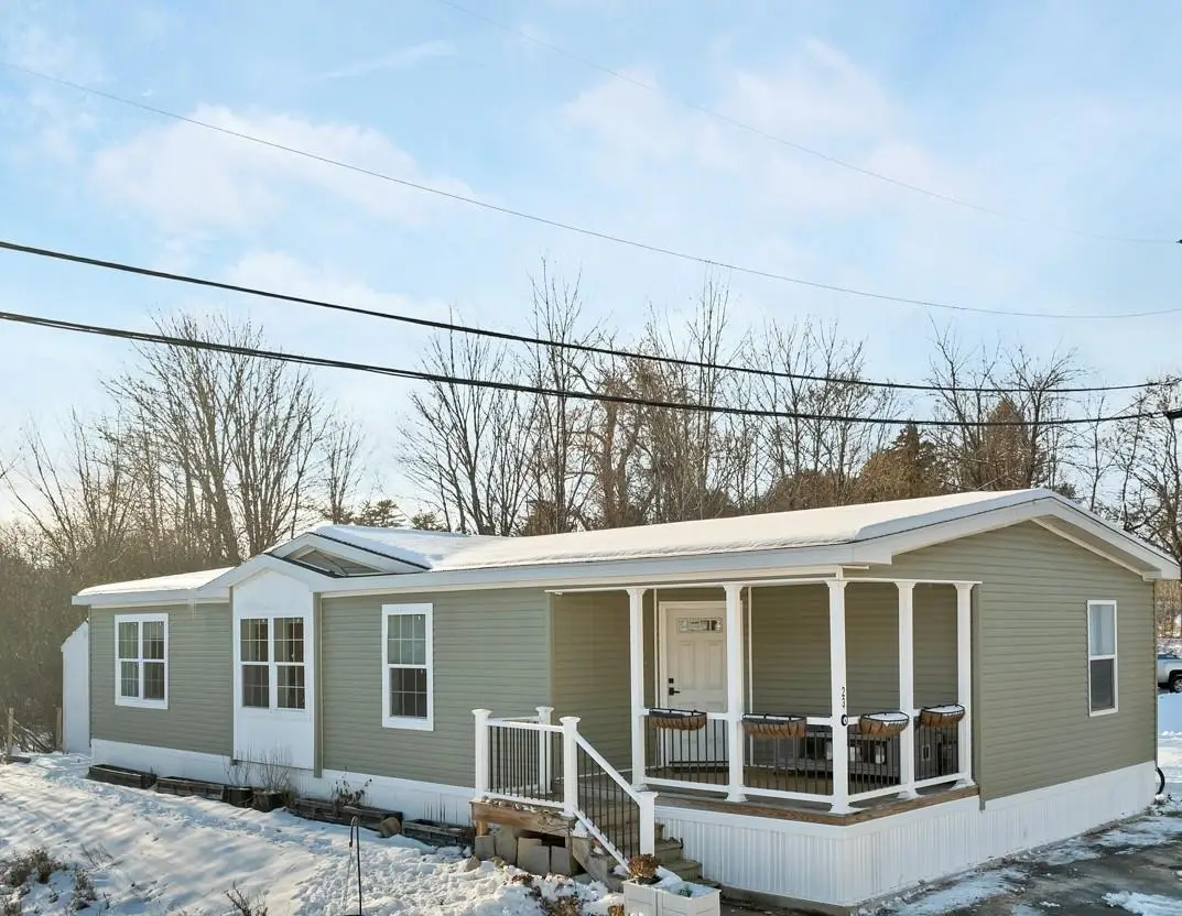 23 Dartmouth Circle, Newmarket, NH 03857 - Image #1