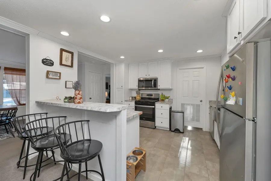 23 Dartmouth Circle, Newmarket, NH 03857 - Image #3