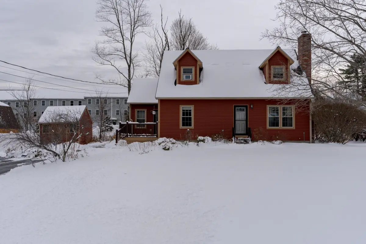 9 Ledgeview Drive, Rochester, NH 03839 - Image #1