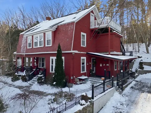 7 Moulton Street, Raymond, NH 03077