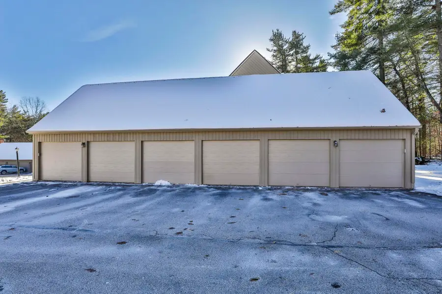 24 Suffolk Court, Bedford, NH 03110 - Image #3