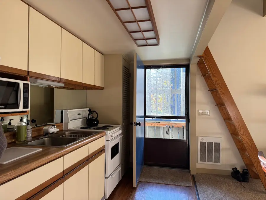 789 Ski Tow Road #3, Brownsville, VT 05037 - Image #2