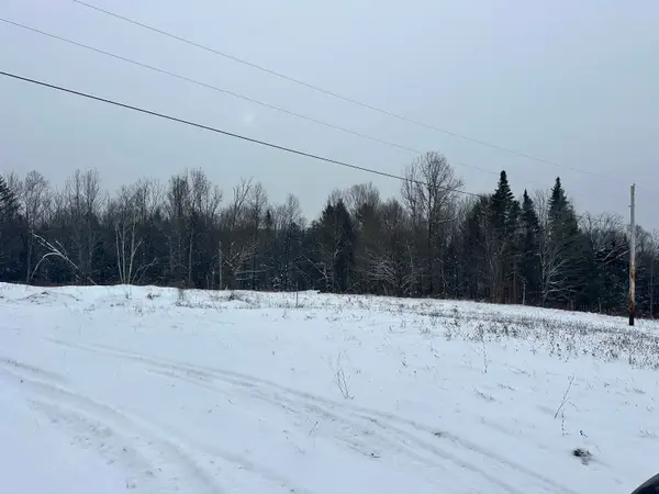 979 Center Road, Hardwick, VT 05843