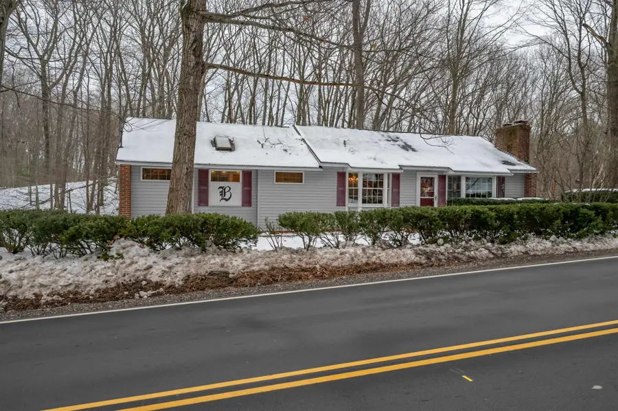 226 Amesbury Road, Kensington, NH 03833 - Image #3