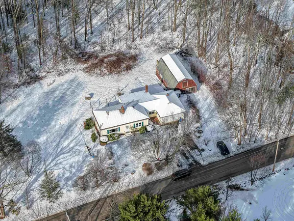 52 Whittier Street, Newton, NH 03858