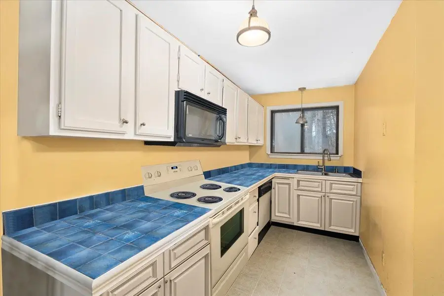 27 Dunvegan Woods Drive, Hampton, NH 03842 - Image #2