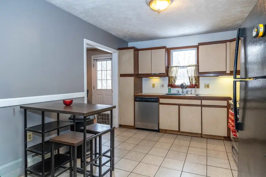 17 Grove Avenue, Salem, NH 03079 - Image #2