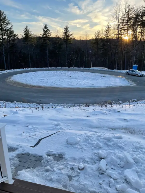 25 Newbury Road, Pelham, NH 03076