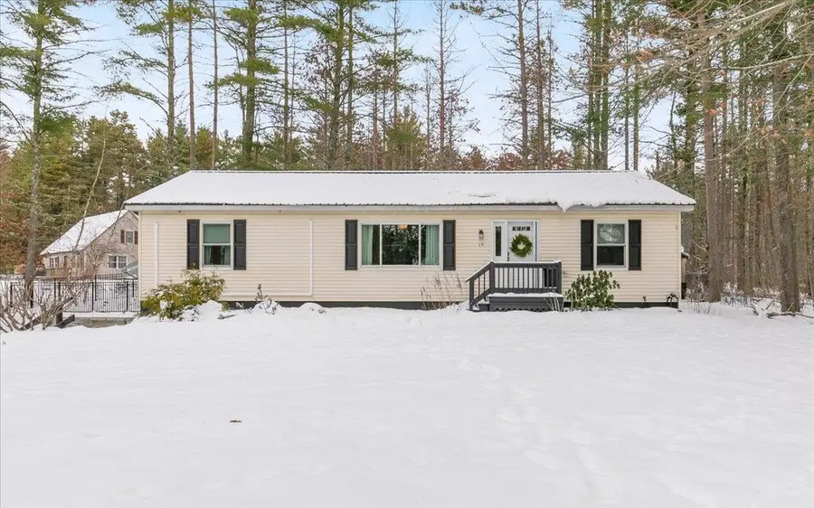 19 James Henry Drive, Barrington, NH 03825 - Image #2